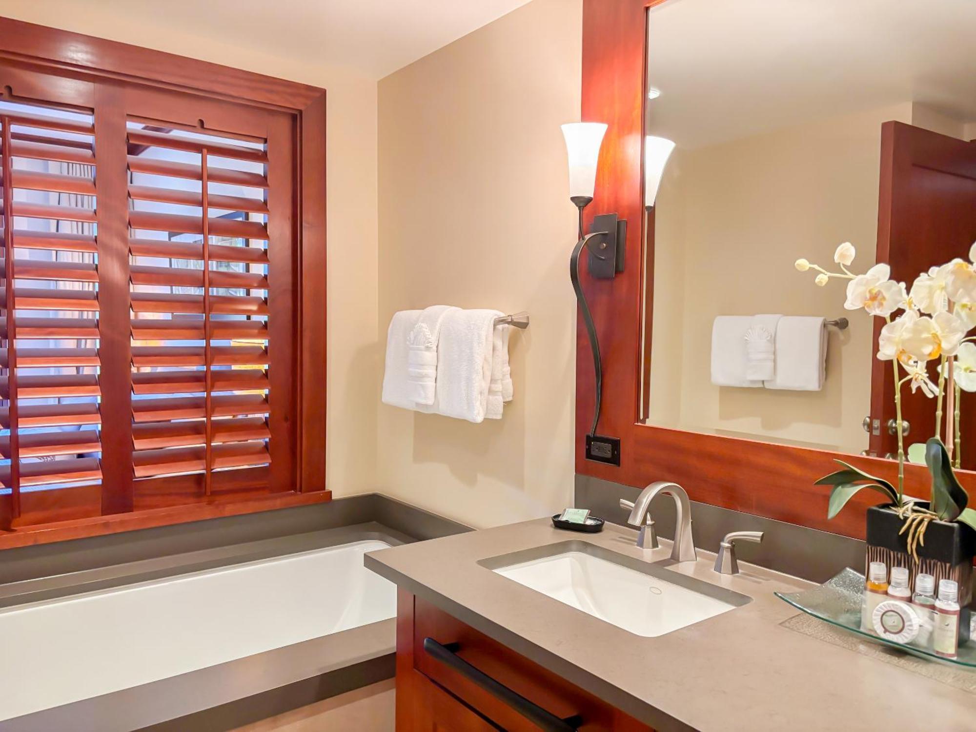Ko Olina Beach Villas B304 - 3Br Luxury Condo With Stunning Ocean View & 2 Free Parking Kapolei Eksteriør billede